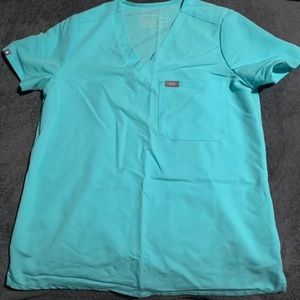 Women’s FIGS Catarina top in agua